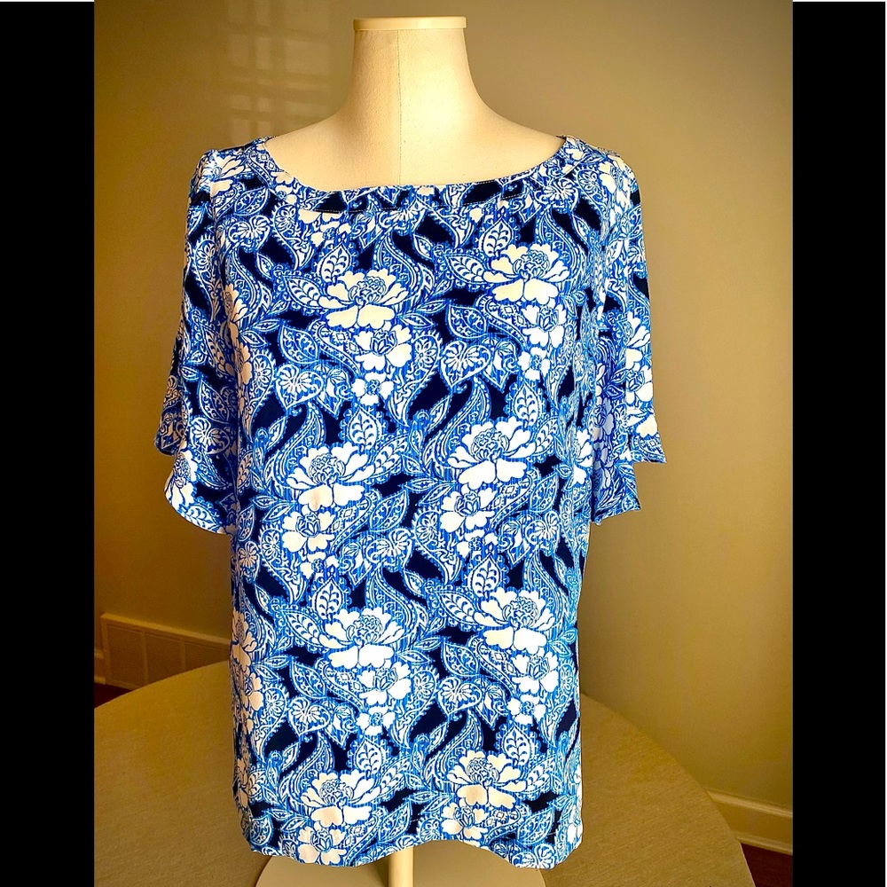 Loft short sleeve blouse, blue florals in SZ-Med